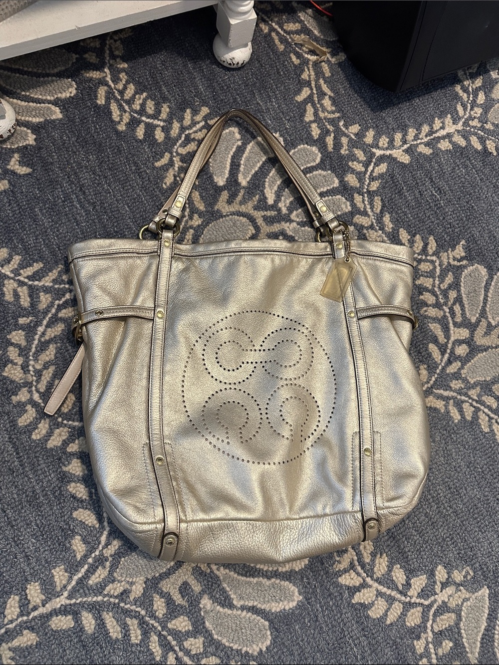 Coach Metallic Audrey Silver Perforated Logo Tote
PERFECT CONDITION